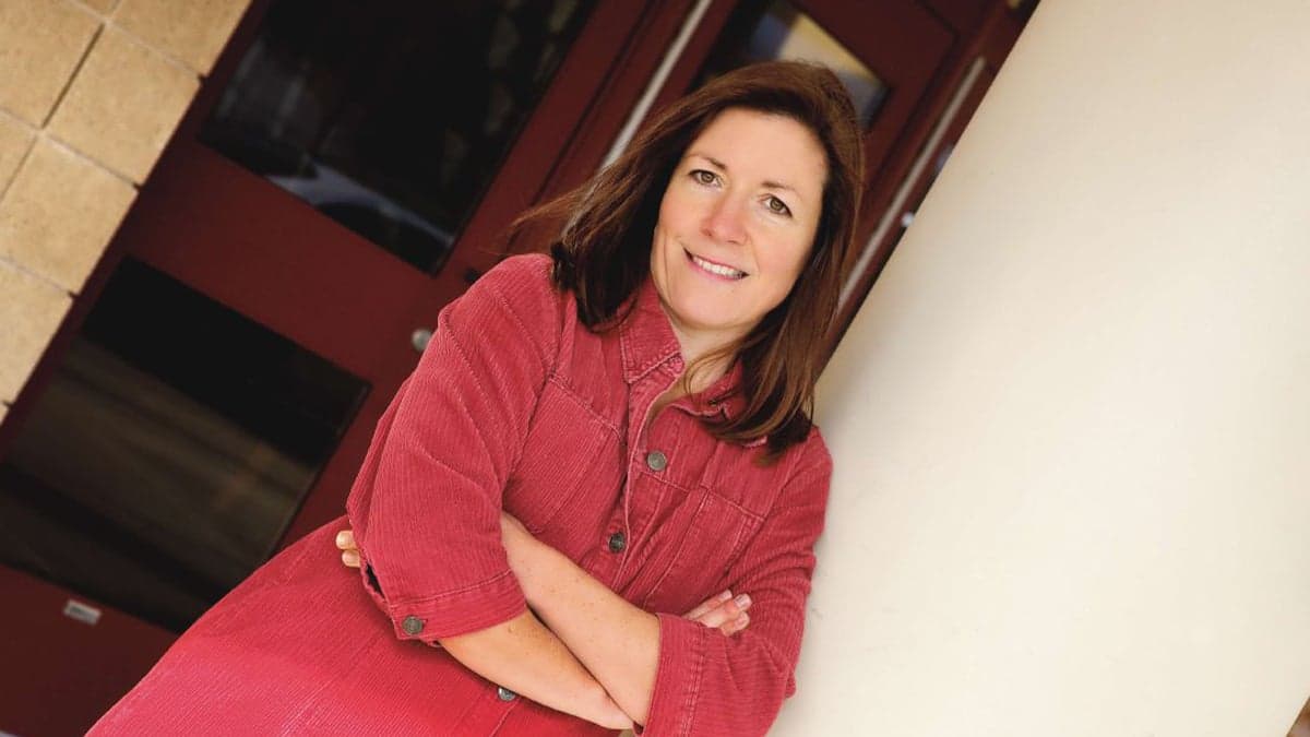 How to negotiate a physician employment contract