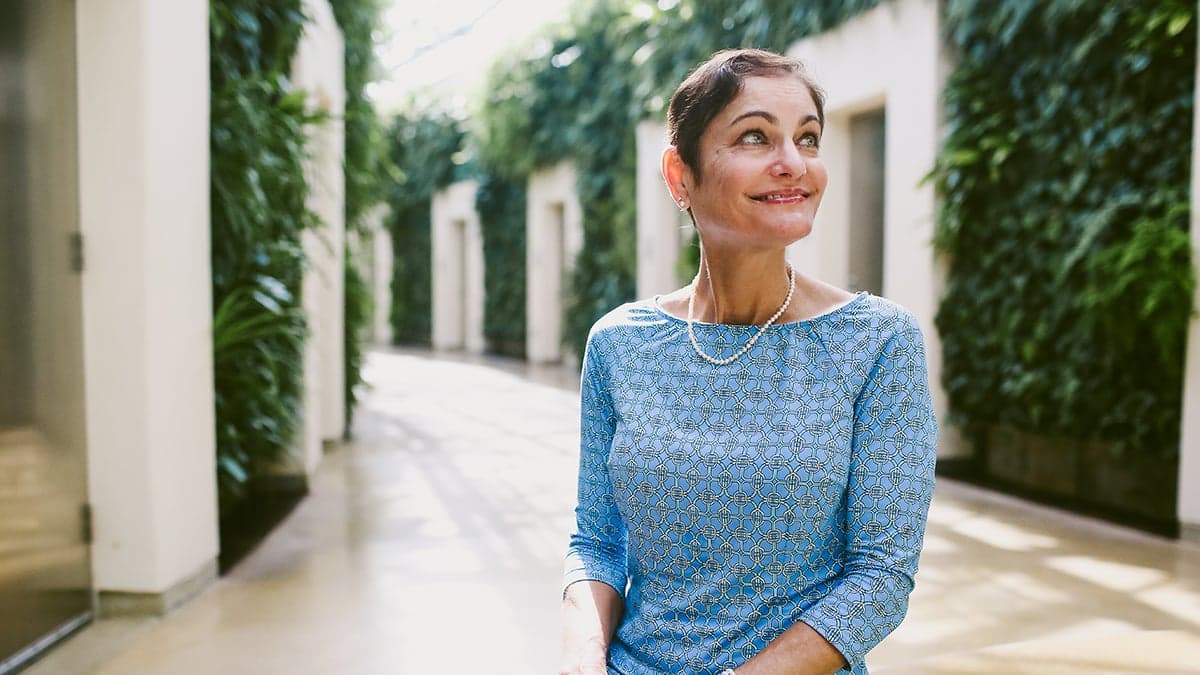 Compensation is important, but do you know how to compare physician job offers? It means more than just looking at the bottom line.